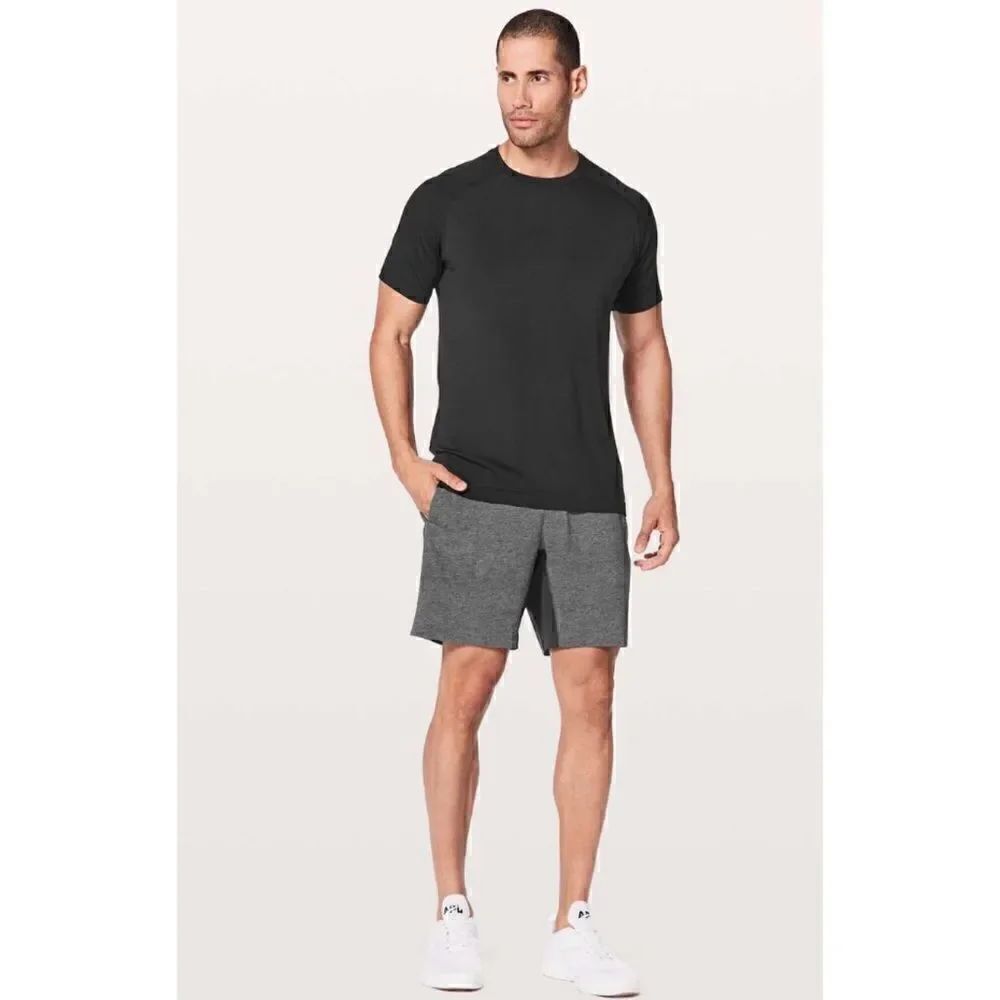 Lululemon T.H.E. Short *Linerless 9"
Heathered Printed Greyt Deep Coal Size XL